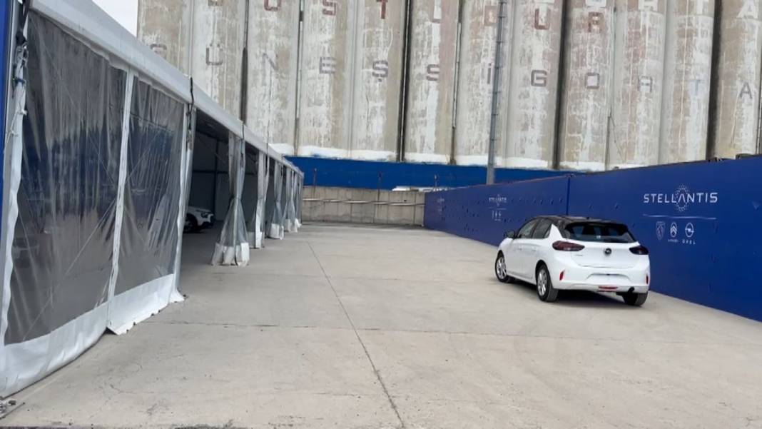 Sıfır araç alacaklar artık bayiye değil tren garına gidecek! Otomotiv sektöründe yeni uygulama başladı 11